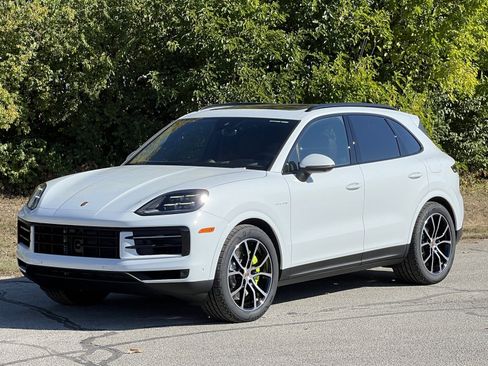 New 2026 Porsche Cayenne S image 1