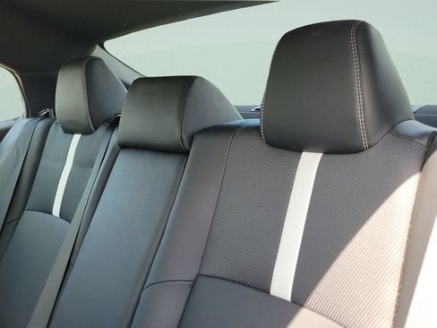 Used 2025 Toyota Camry SE FWD image 10