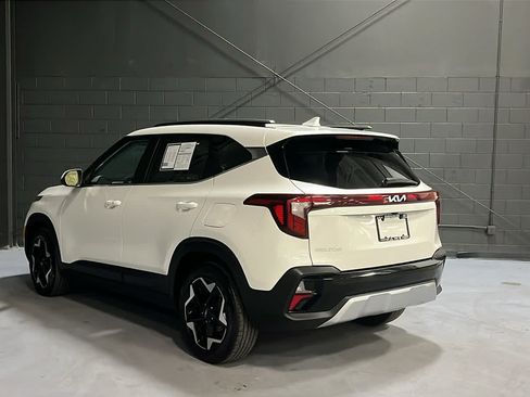 Used 2024 Kia Seltos EX FWD image 4