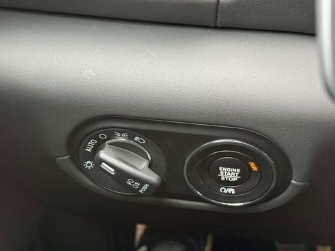 Used 2022 Maserati Levante Modena image 23