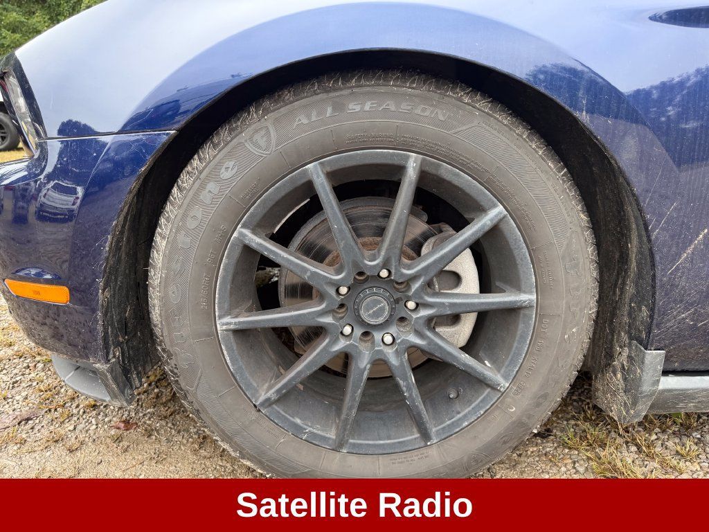Used 2010 Ford Mustang Coupe RWD image 11