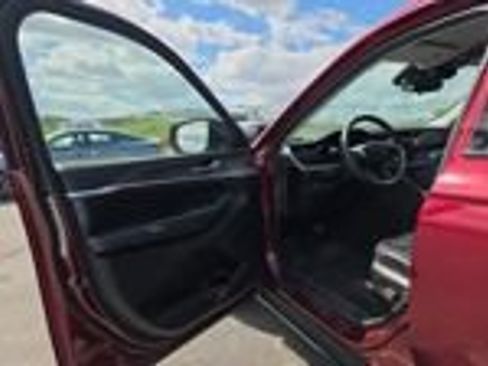 Used 2023 Jeep Grand Cherokee Limited AWD/4WD image 26