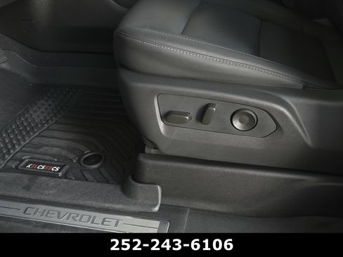 Used 2026 Chevrolet Suburban Z71 w/ Comfort Package AWD/4WD image 13