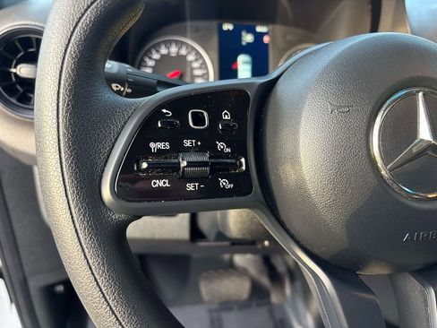 Used 2022 Mercedes-Benz Sprinter 4500 image 22