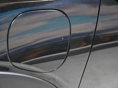 Used 2022 Chevrolet Bolt EUV LT w/ Comfort Package image 12