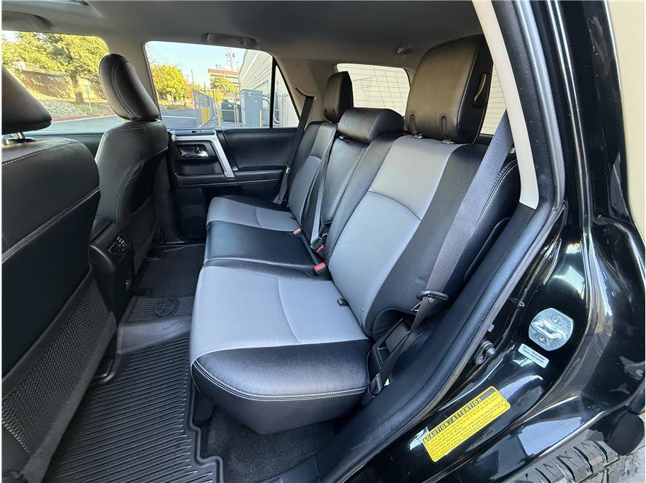 Used 2023 Toyota 4Runner SR5 Premium w/ Moonroof Package AWD/4WD image 19