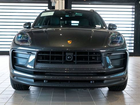 Certified 2025 Porsche Macan AWD/4WD image 6