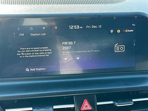 Certified 2025 Kia Seltos SX w/ SX Sunroof Package image 15