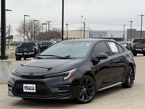 Used 2024 Toyota Corolla SE image 2