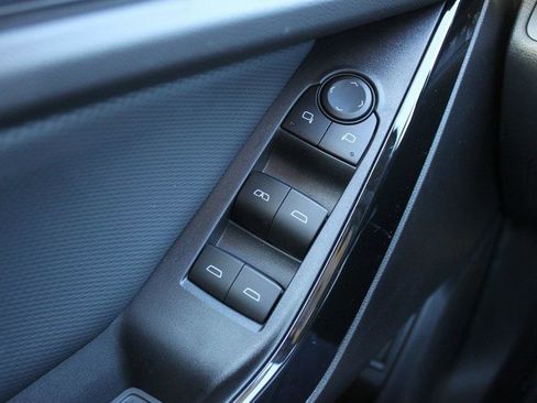 New 2026 Chevrolet Equinox LT w/ Convenience Package II image 11