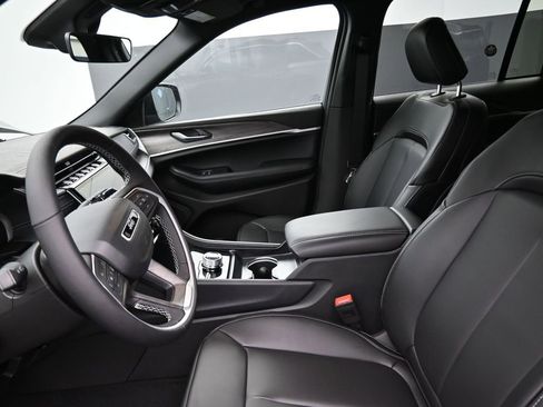 New 2025 Jeep Grand Cherokee Limited image 13