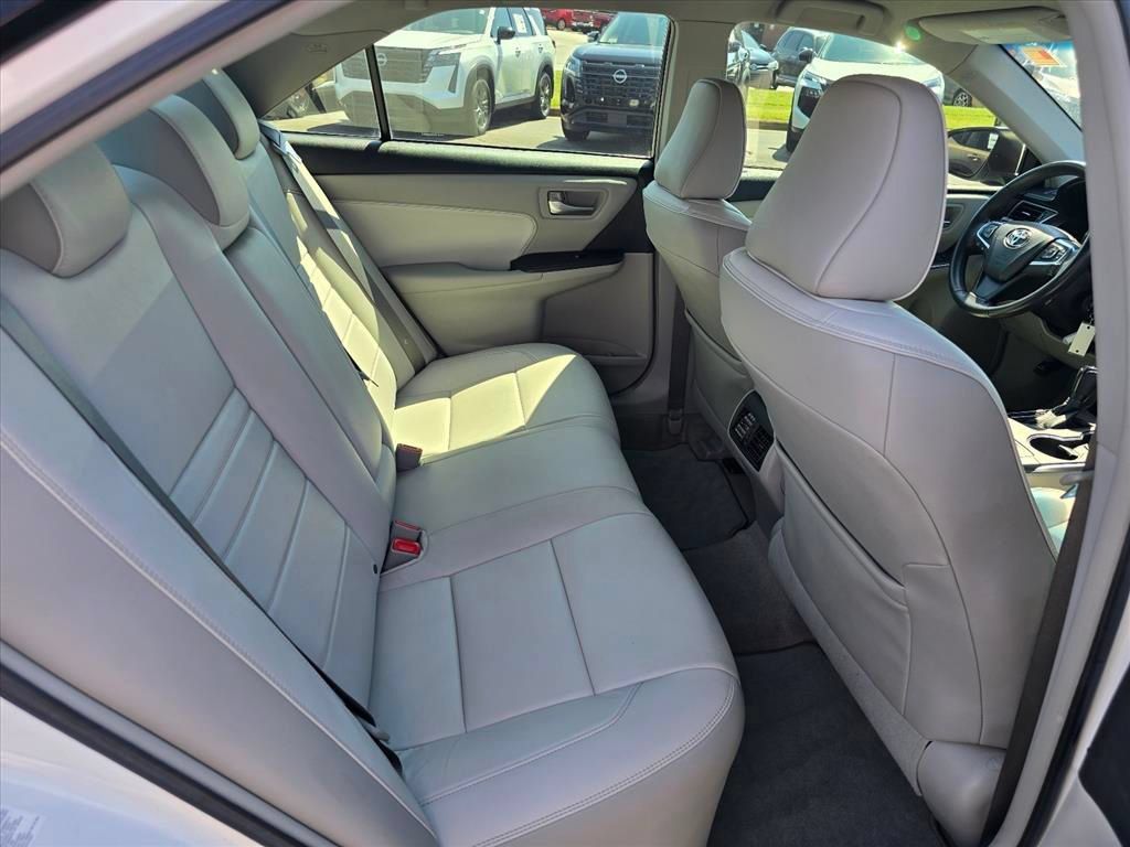 Used 2017 Toyota Camry XLE FWD image 11