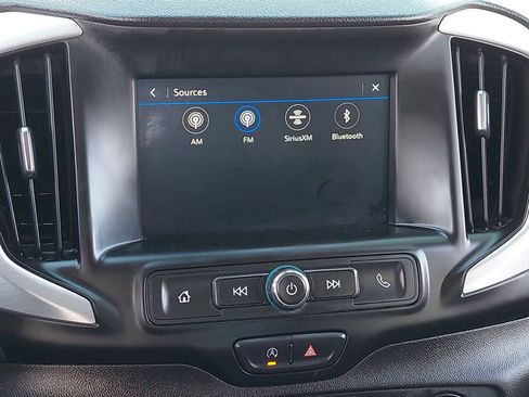 Used 2024 GMC Terrain SLE image 21