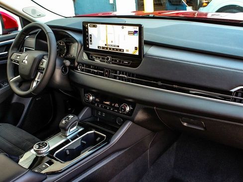 New 2025 Mitsubishi Outlander SE AWD/4WD image 43