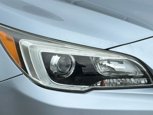 Used 2017 Subaru Legacy 2.5i Premium w/ Popular Package #1 AWD/4WD image 4