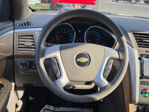 Used 2011 Chevrolet Traverse LT w/ Personal Connectivity Package FWD image 18