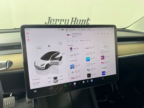 Used 2023 Tesla Model 3 Standard Range image 13