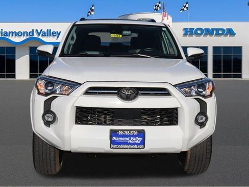Used 2022 Toyota 4Runner SR5 Premium image 2
