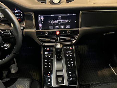 Used 2024 Porsche Macan GTS image 15
