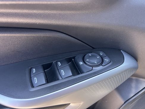 Used 2025 Chevrolet Trax LS w/ LS Convenience Package FWD image 15