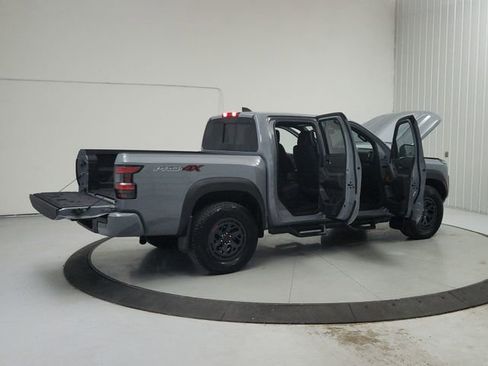 Used 2025 Nissan Frontier PRO-4X AWD/4WD image 15