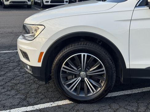 Used 2018 Volkswagen Tiguan SE w/ 18" Alloy Wheels Package AWD/4WD image 32