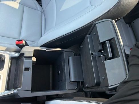 Used 2021 Ford Explorer XLT w/ Equipment Group 202A AWD/4WD image 45