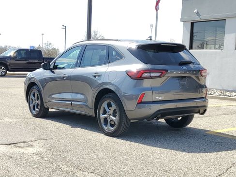 Certified 2023 Ford Escape ST-Line w/ Tech Pack #1 AWD/4WD image 3