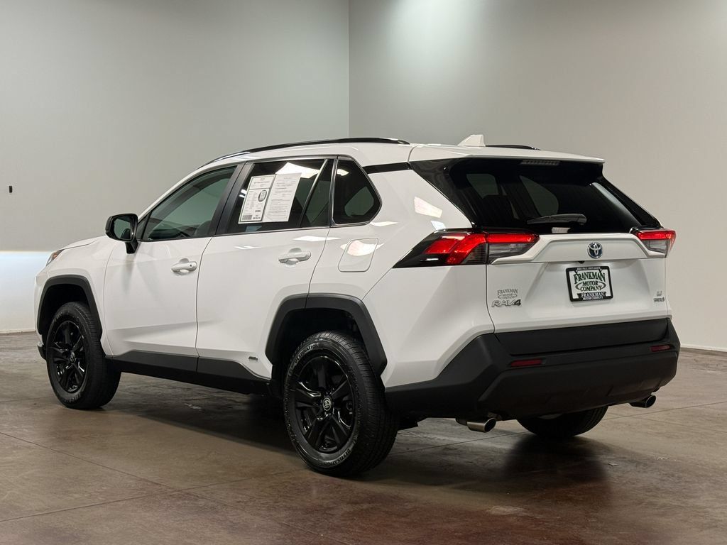 Used 2023 Toyota RAV4 LE AWD/4WD image 5