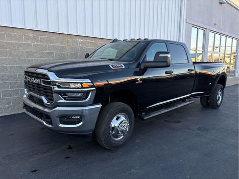 New 2026 RAM 3500 Tradesman AWD/4WD image 29