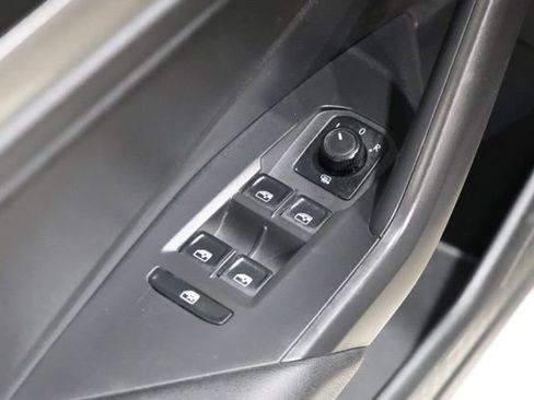 Used 2019 Volkswagen Jetta SE FWD image 19