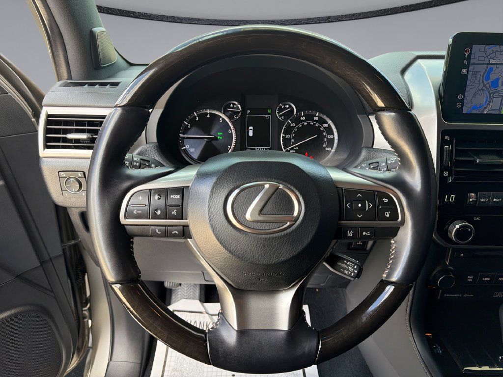 Used 2023 Lexus GX 460 Premium w/ Accessory Package AWD/4WD image 21