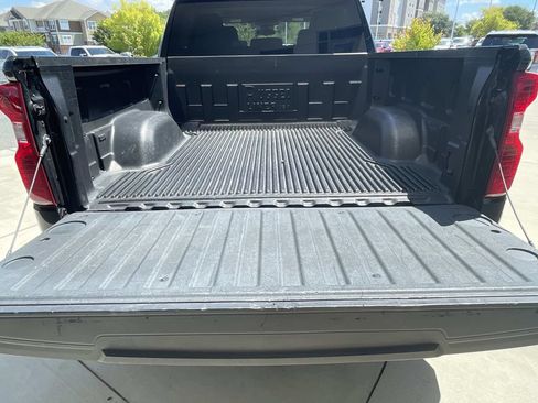 Used 2025 Chevrolet Silverado 1500 LT AWD/4WD image 10