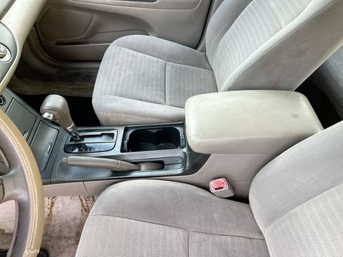 Used 2005 Toyota Camry LE w/ Fleet Convenience Pkg FWD image 24
