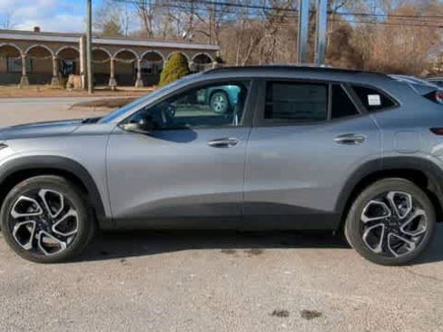 New 2026 Chevrolet Trax RS w/ Sunroof Package image 5