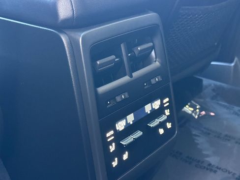 Certified 2025 Porsche Macan 4 Electric image 15