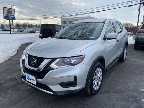 Used 2018 Nissan Rogue S image 6