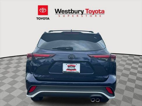 Certified 2024 Toyota Highlander XSE AWD/4WD image 8