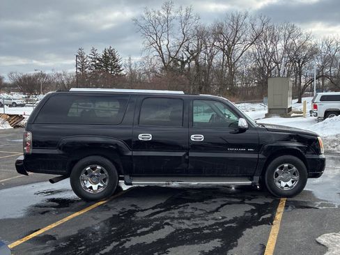 Used 2005 Cadillac Escalade ESV AWD image 12