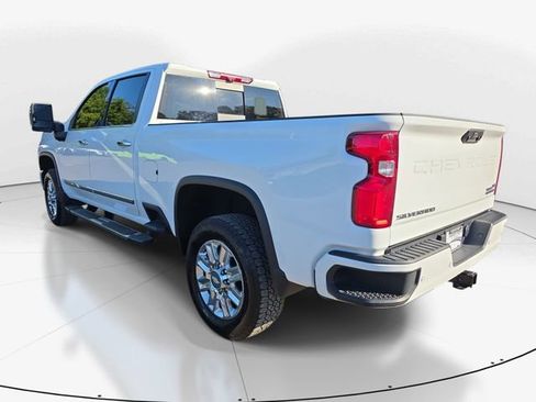 Used 2024 Chevrolet Silverado 2500 High Country w/ High Country Premium Package AWD/4WD image 8