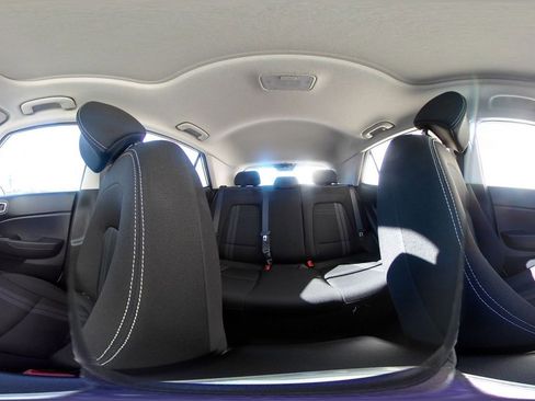 Used 2025 Hyundai Venue SEL image 42