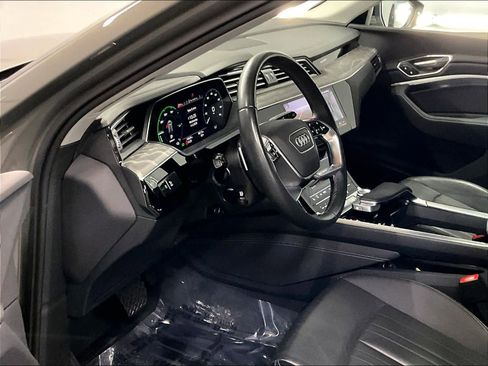 Certified 2024 Audi Q8 e-tron Premium Plus AWD/4WD image 17