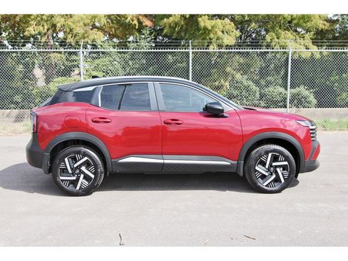 New 2026 Nissan Kicks SV w/ Charging Package FWD image 5