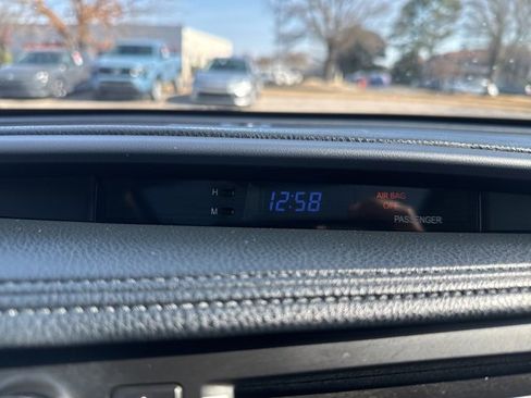 Used 2014 Toyota Highlander Limited image 34