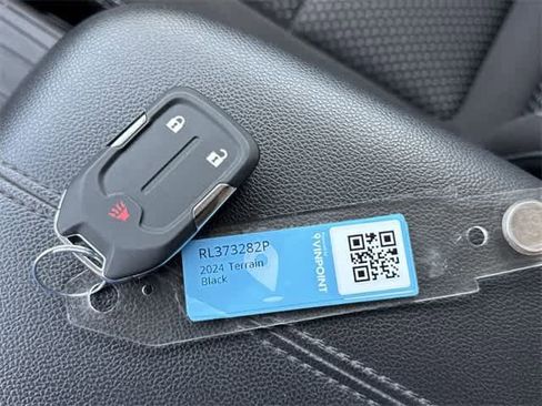 Used 2024 GMC Terrain SLE image 25