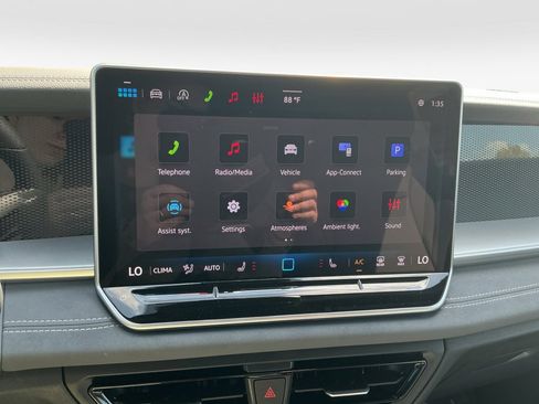 New 2026 Volkswagen Tiguan SE R-Line FWD image 17
