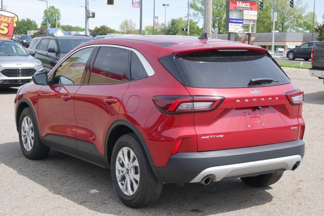 Used 2023 Ford Escape Active AWD/4WD image 8