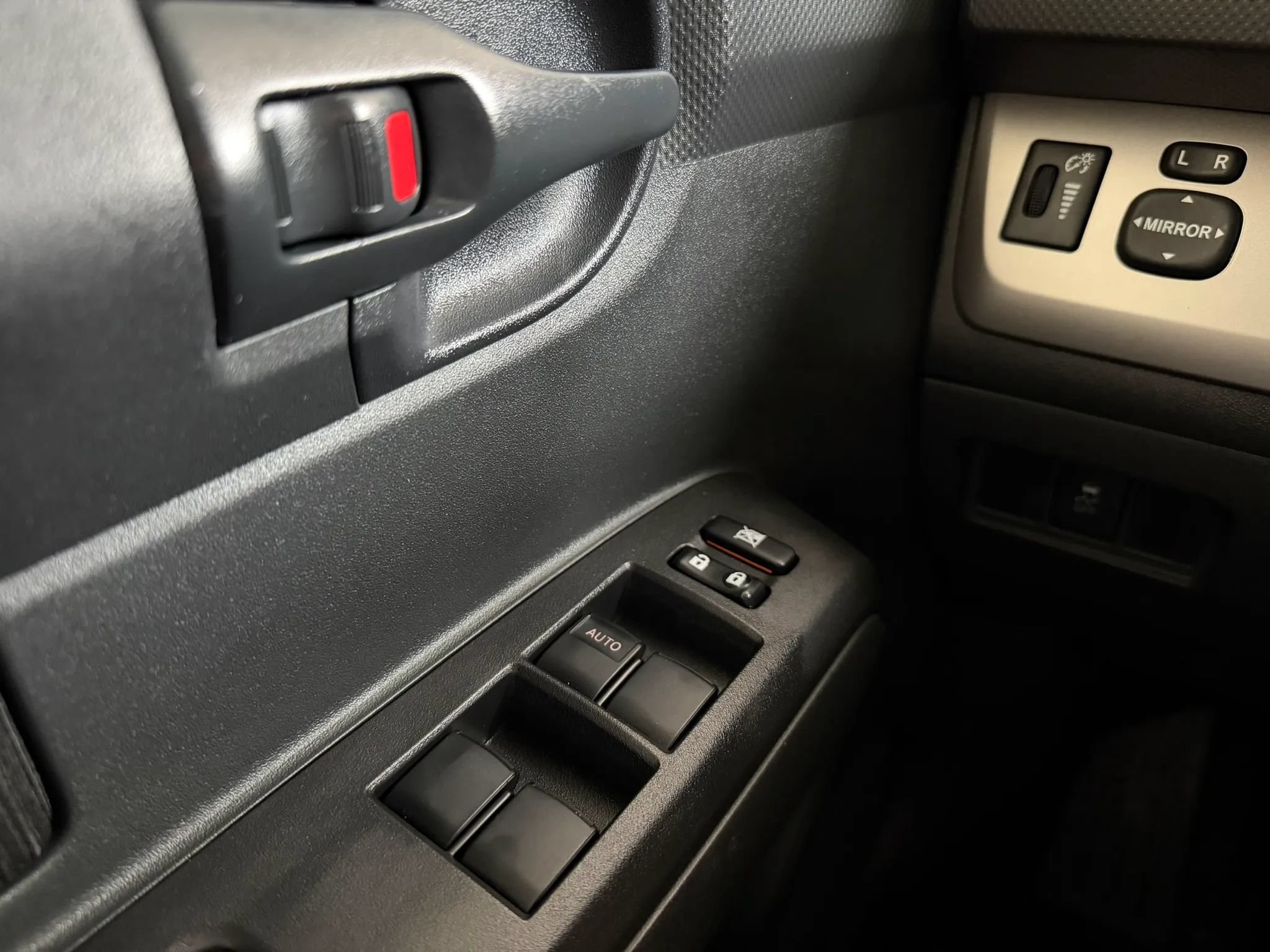 Used 2015 Scion xB FWD image 22