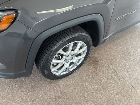 Used 2024 Jeep Compass Latitude AWD/4WD image 4