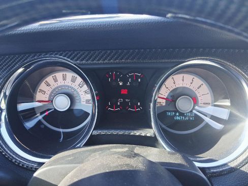 Used 2011 Ford Mustang GT Premium w/ Electronics Pkg RWD image 27
